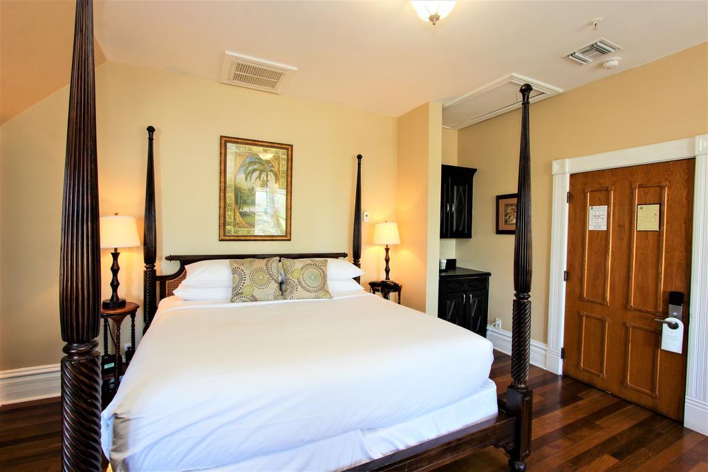 Southernmost House Hotel (Adults Only) คีย์เวสต์ ภายนอก รูปภาพ