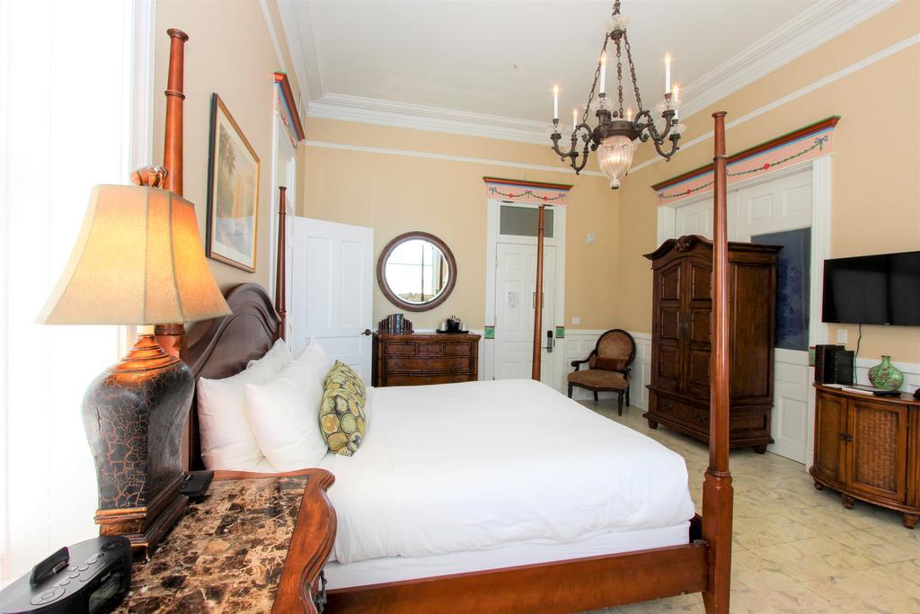 Southernmost House Hotel (Adults Only) คีย์เวสต์ ภายนอก รูปภาพ