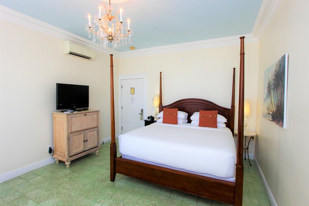 Southernmost House Hotel (Adults Only) คีย์เวสต์ ภายนอก รูปภาพ