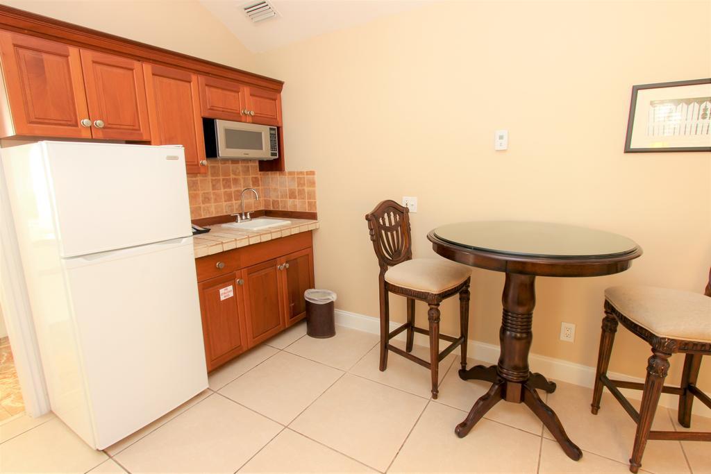 Southernmost House Hotel (Adults Only) คีย์เวสต์ ภายนอก รูปภาพ