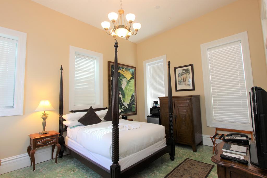 Southernmost House Hotel (Adults Only) คีย์เวสต์ ภายนอก รูปภาพ