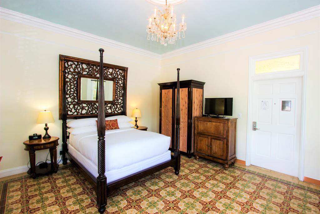 Southernmost House Hotel (Adults Only) คีย์เวสต์ ภายนอก รูปภาพ